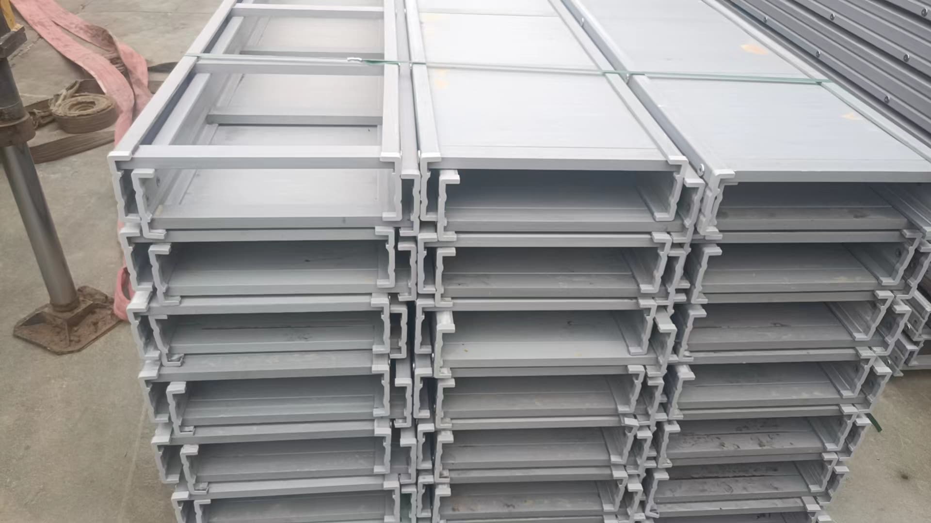 Customized Trapezoidal Cable Tray