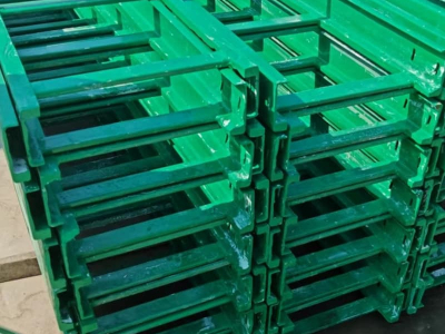 Plastic bridge frame