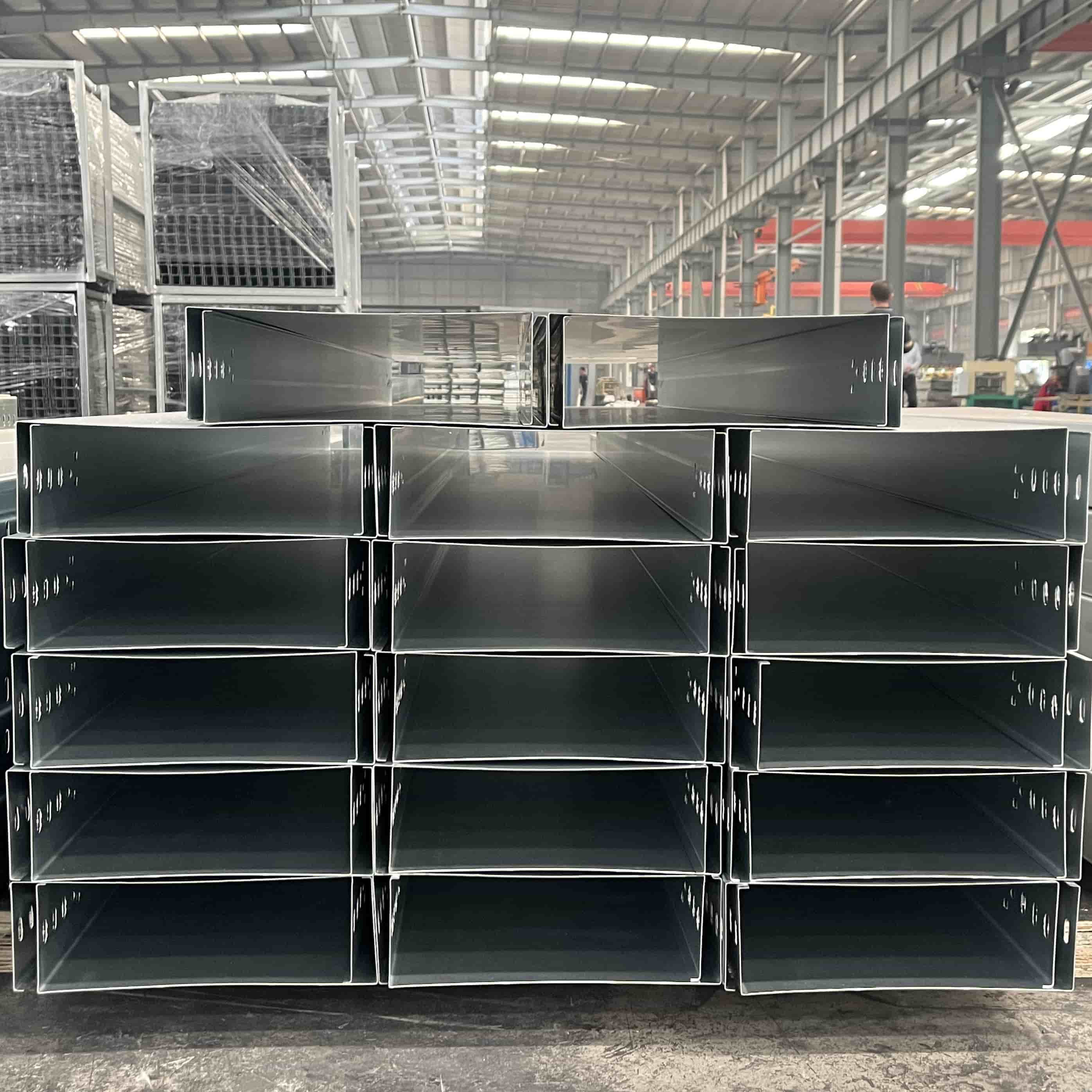  Large span cable tray