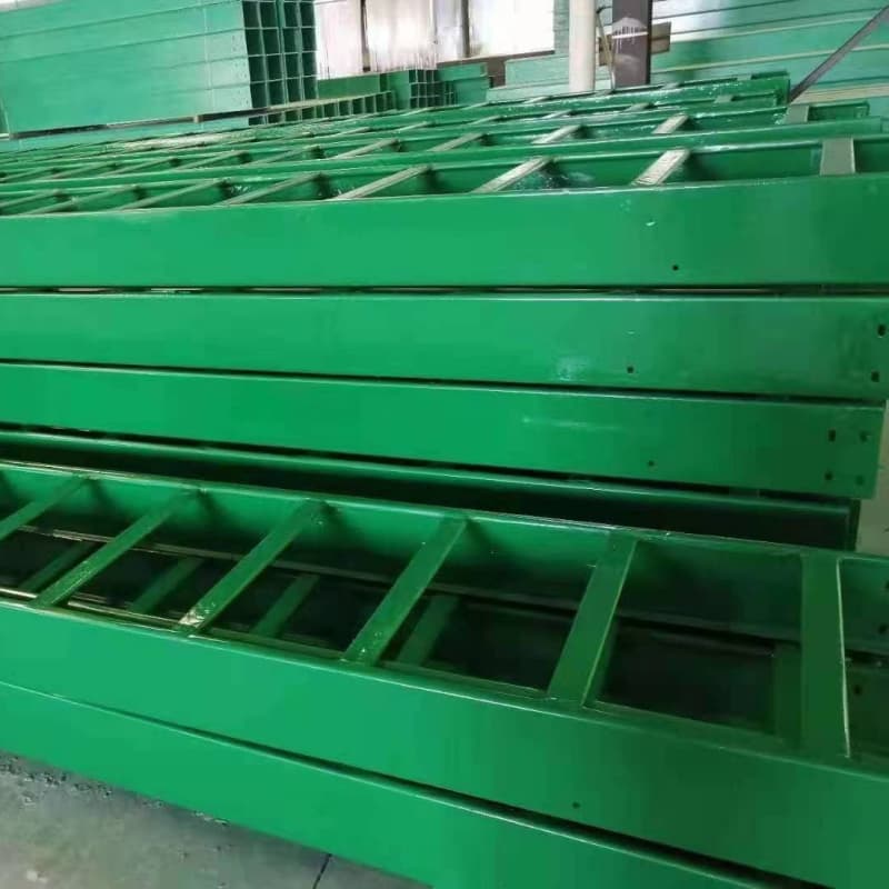 Plastic bridge frame